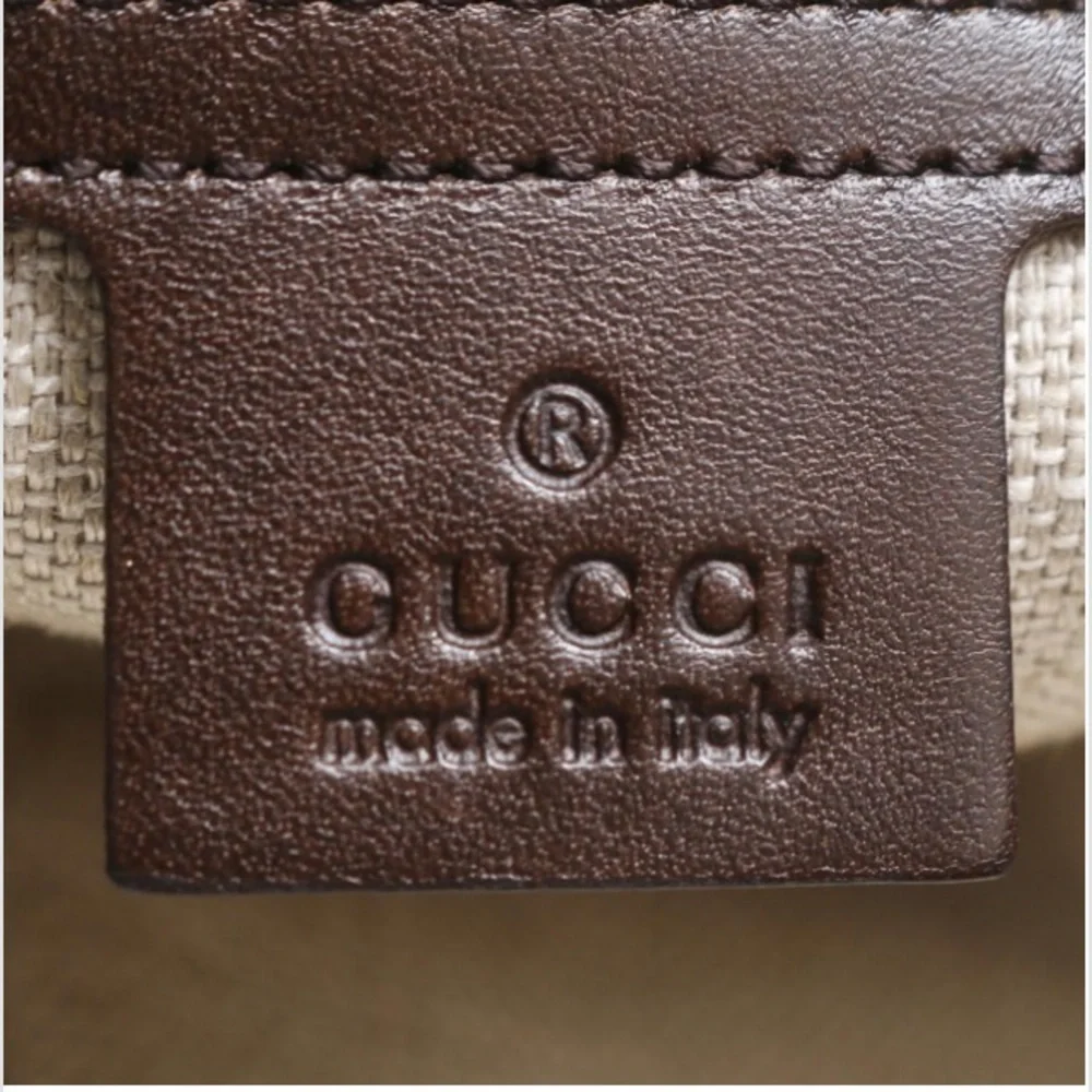 Hot Find! Gucci Signature Tote - Rare Collectable, Made in Italy, Like New - Picture 6 of 15